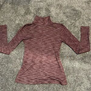 Women’s lululemon turtleneck long sleeve top size 6